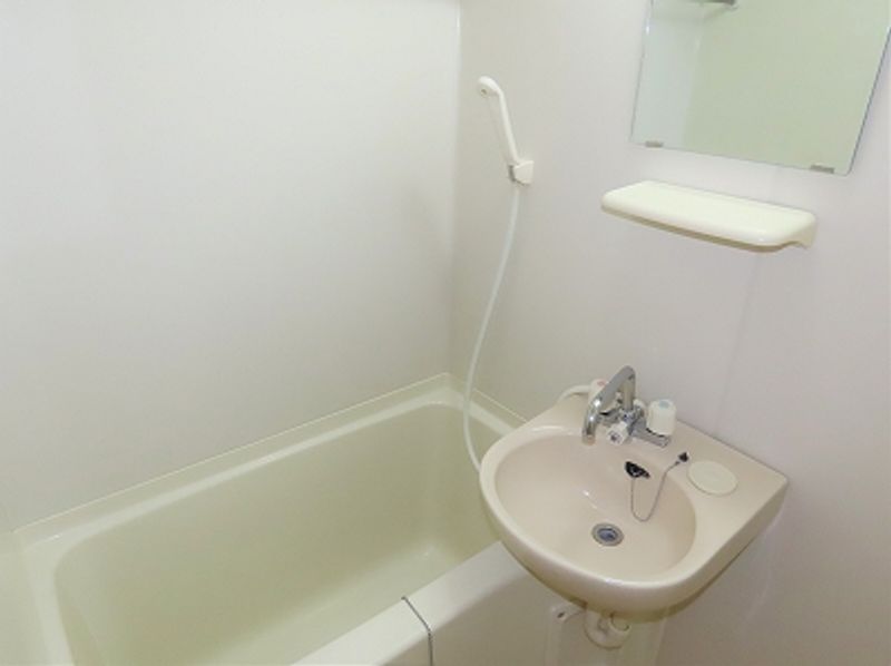 レオパレスエバーグリーン 風呂