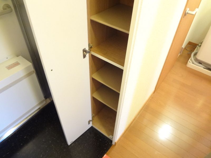 レオパレス貴船 玄関