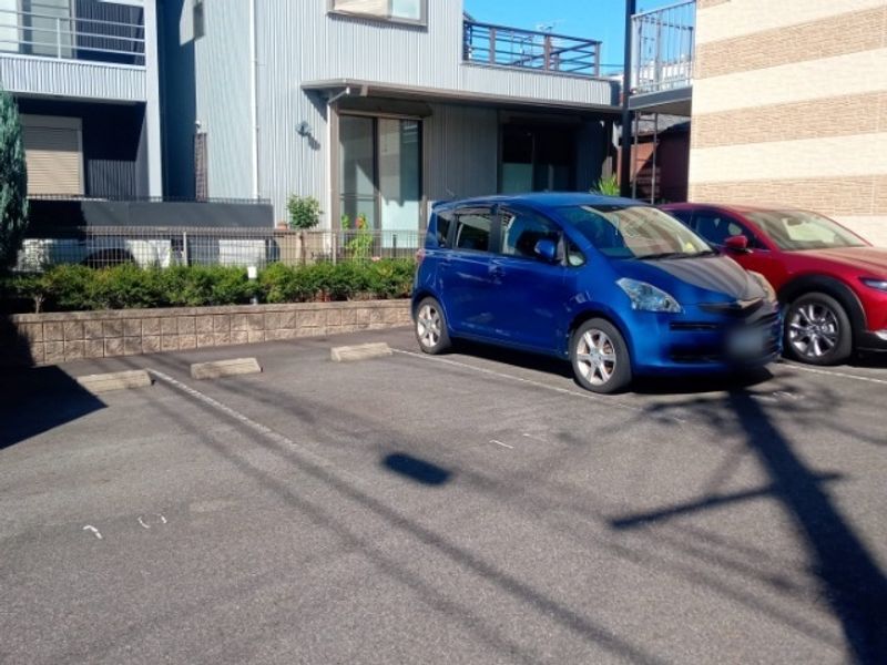レオパレスエスパシオⅢ 駐車場