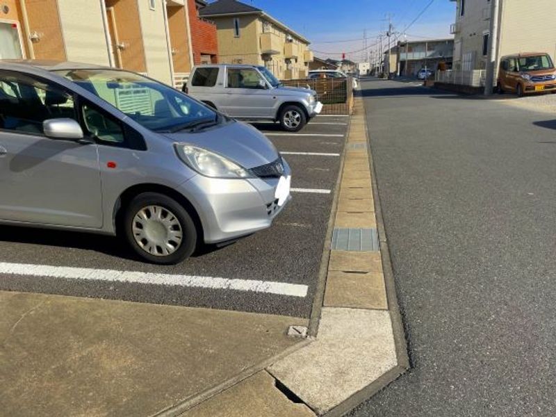 レオネクストソリッソ 駐車場