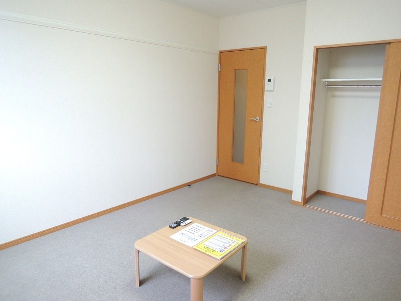 レオパレスエスポワールハイム 寝室