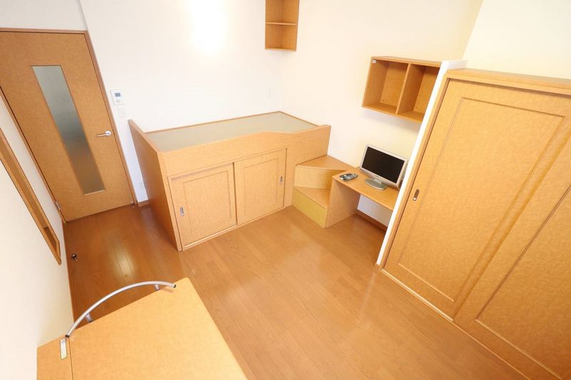 レオパレス北野屋敷 居間