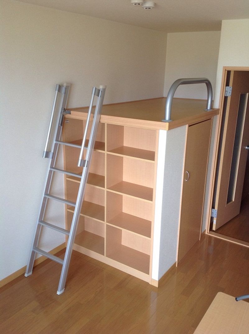 レオパレスけやき 収納