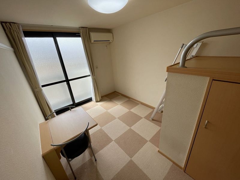 レオパレスノザンファンⅠ 居間