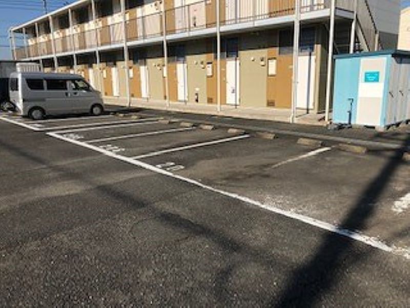 レオパレスマキシム 駐車場