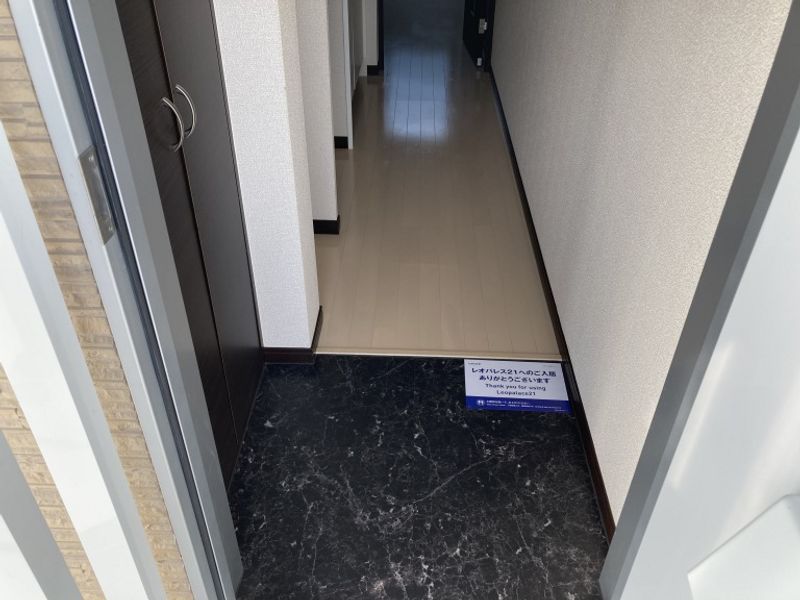 レオネクストアンソレイユ 玄関