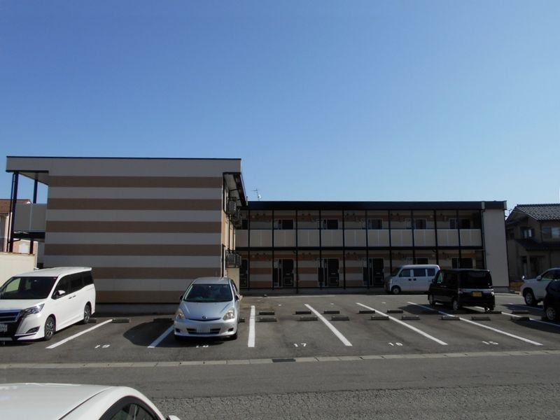 レオパレスＣａｓａＡｖａｎｃｅ 駐車場