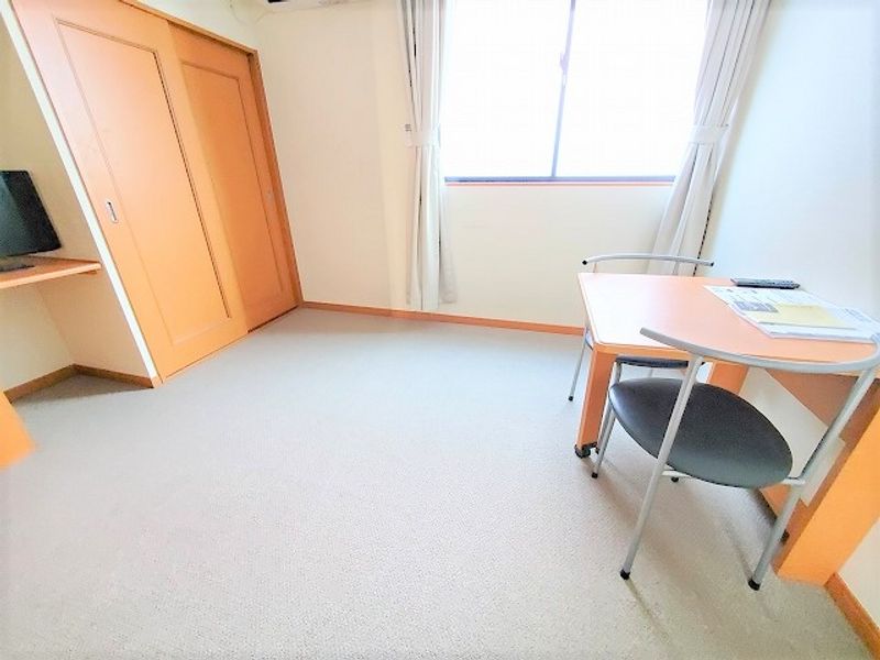 レオパレスルミエール 居間