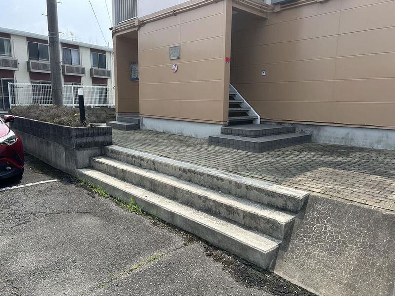 レオパレスガーデンシティ エントランス