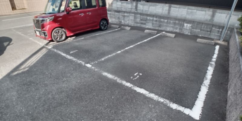 レオパレスフォレット 駐車場
