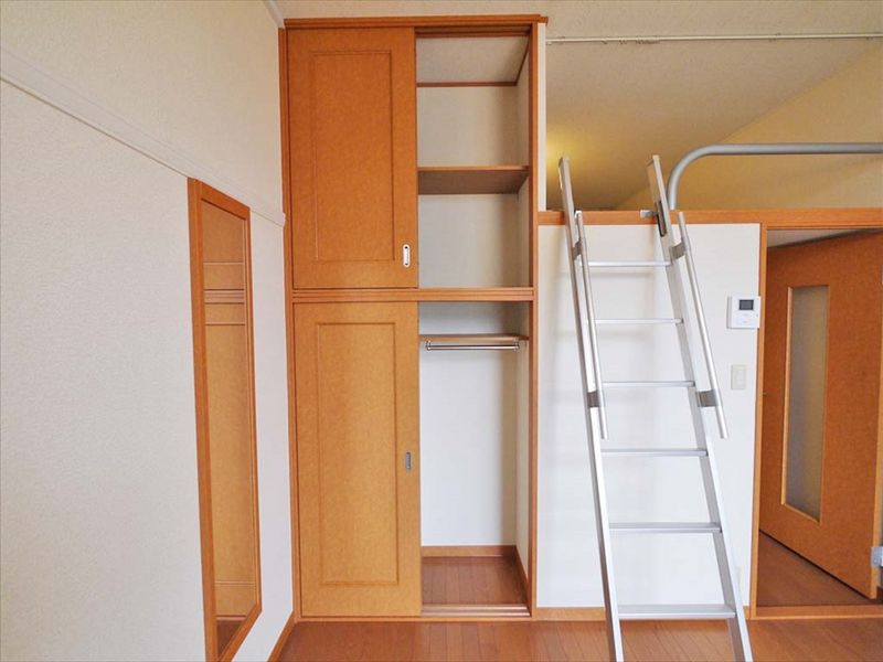 レオパレスアシャ 収納