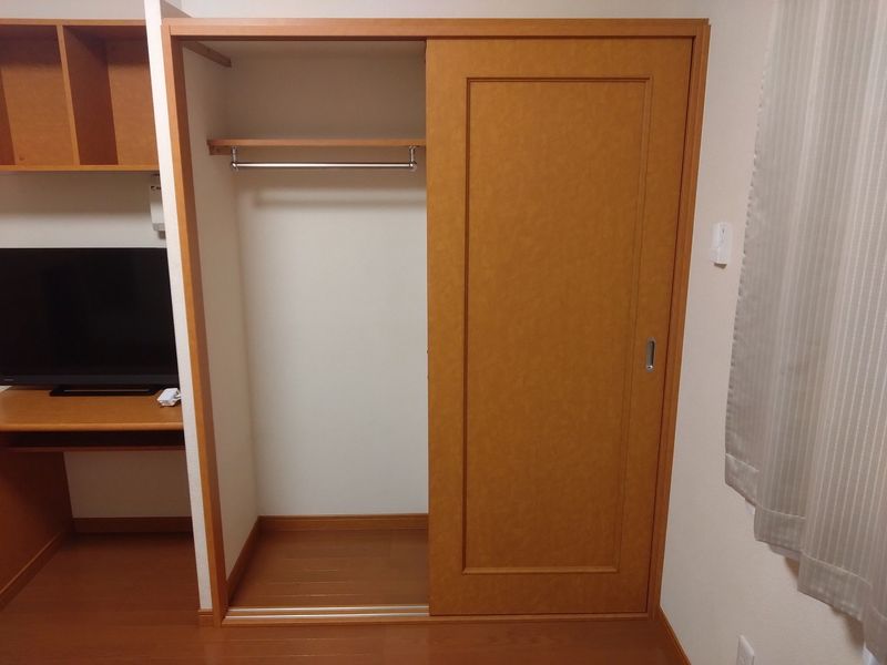レオパレスエトランゼ 収納