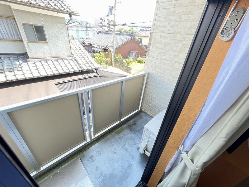 レオパレスエル　カルチェ バルコニー