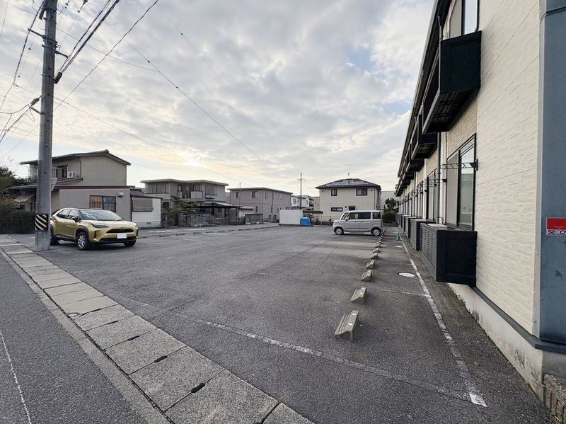 レオパレス横落 駐車場