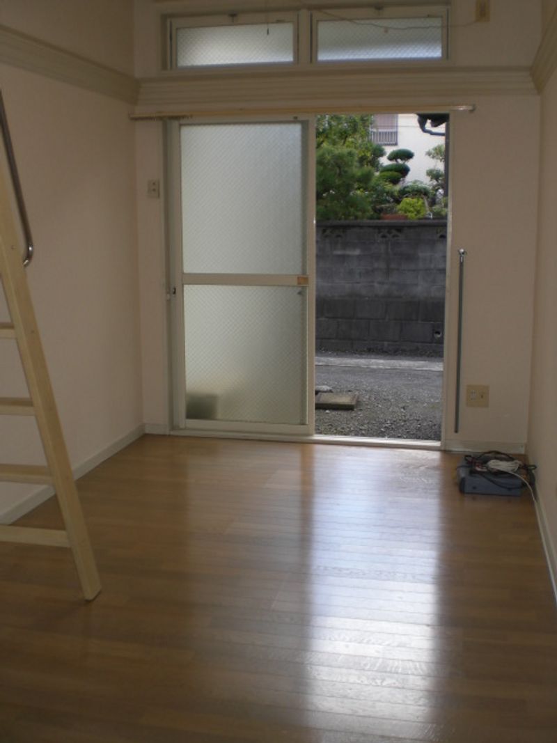 レオパレス金沢文庫第８ 居間