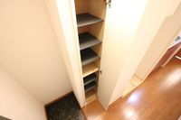 レオパレスひつかわ 玄関