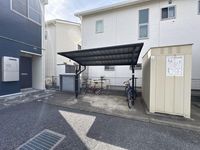 LEONEXT Relief Shared spaces