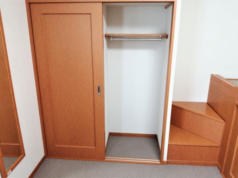 レオパレスベルフォーレ 収納
