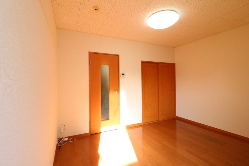 レオパレス西陣 居間