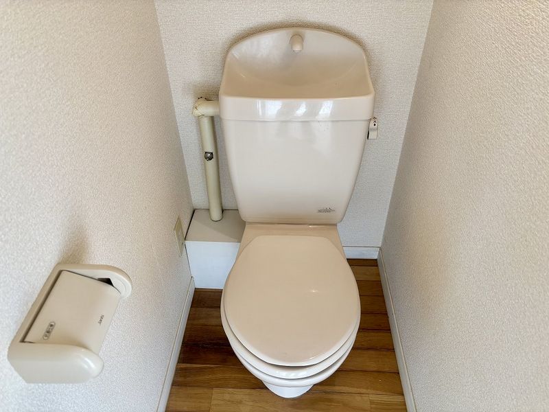 レオパレスシェソワ トイレ