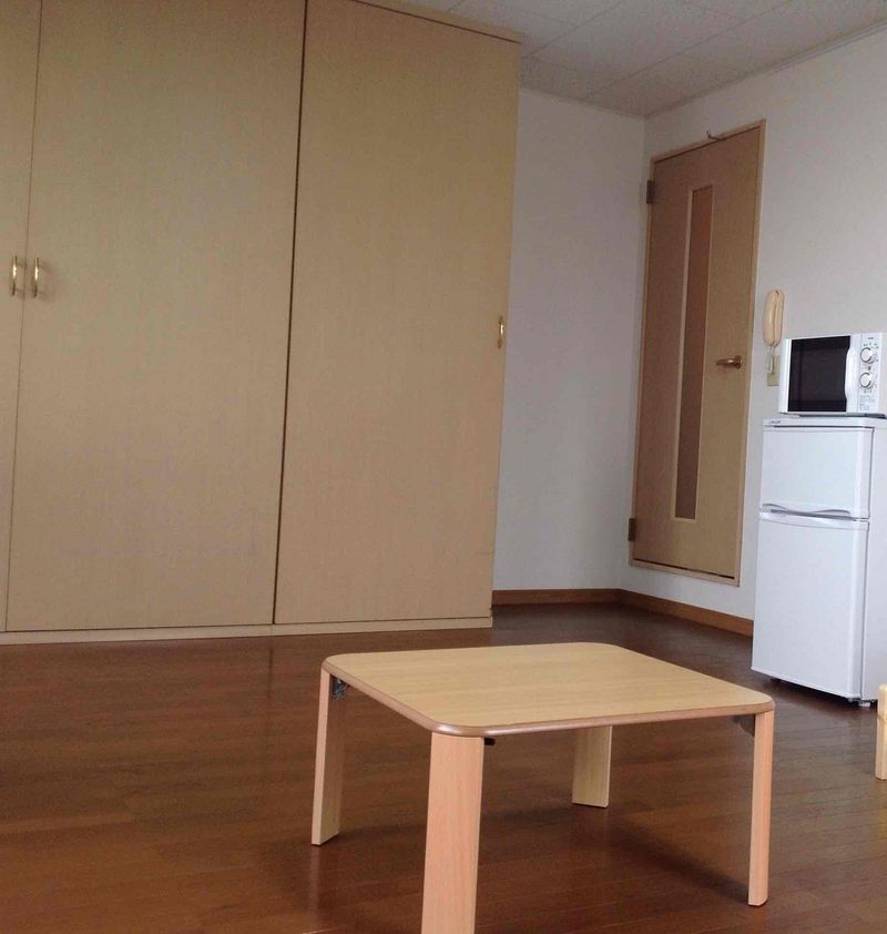 レオパレスラーク 居間