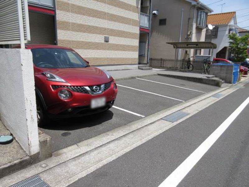 レオパレス青葉 駐車場