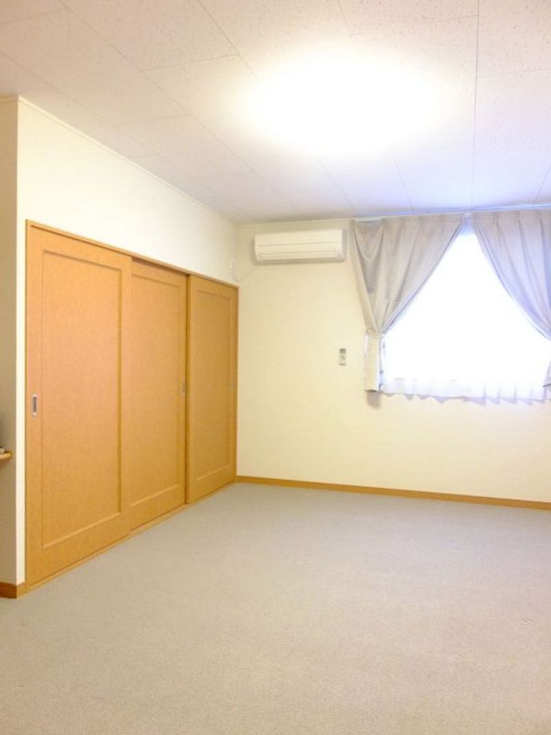 レオパレスクレール 居間