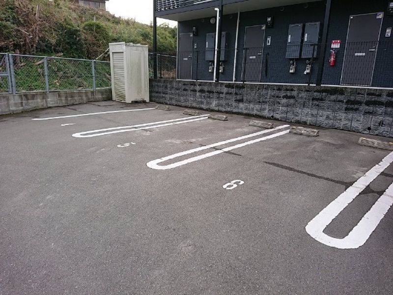 レオネクストフリージア 駐車場