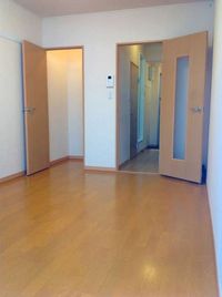 レオパレスＴＹ　ベルツリー 居間