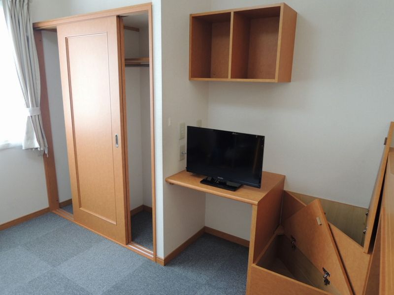 レオパレス月寒ベストフラット 収納