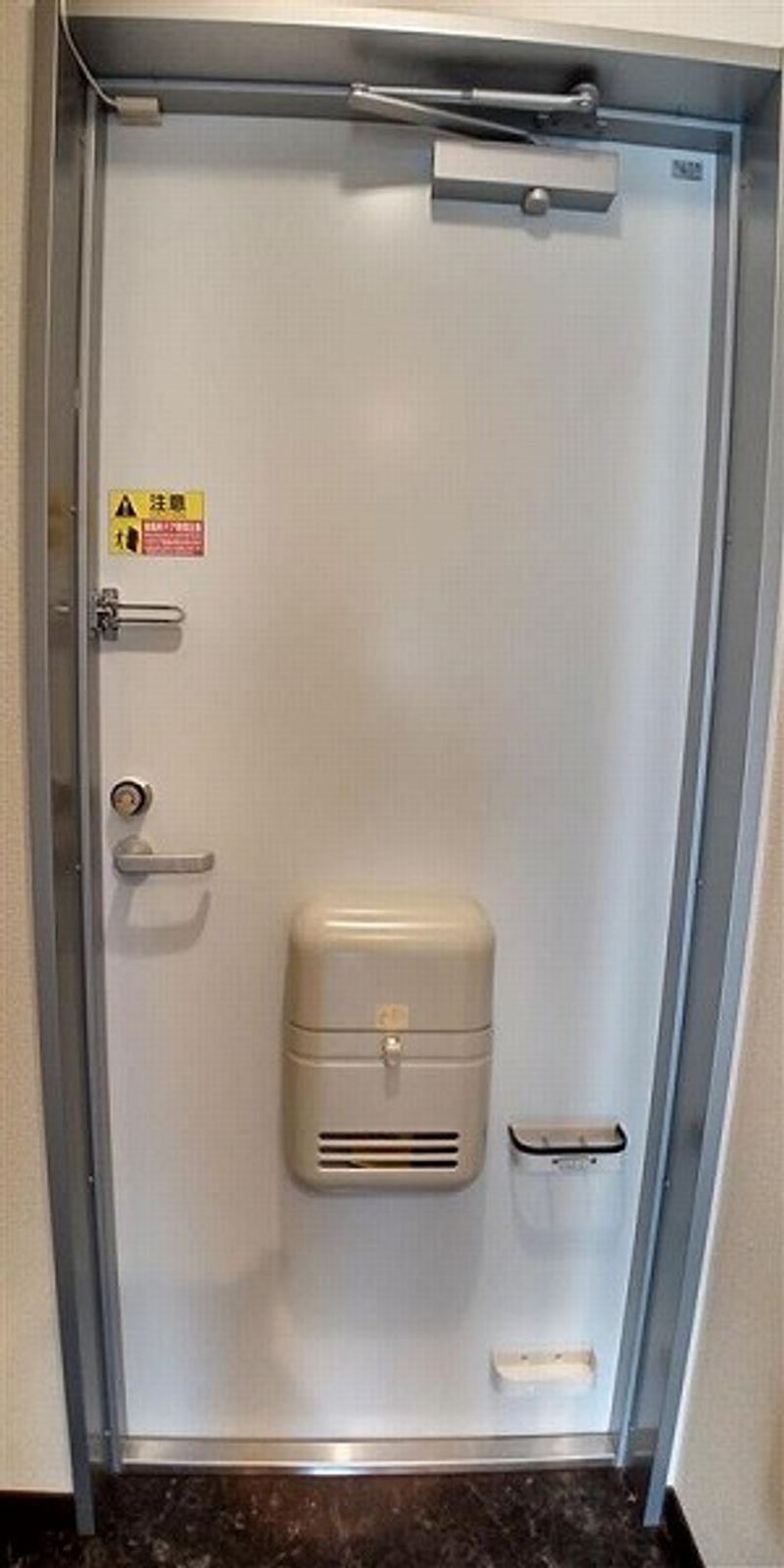 レオネクスト悠春 玄関