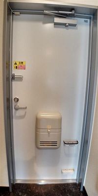レオネクスト悠春 玄関