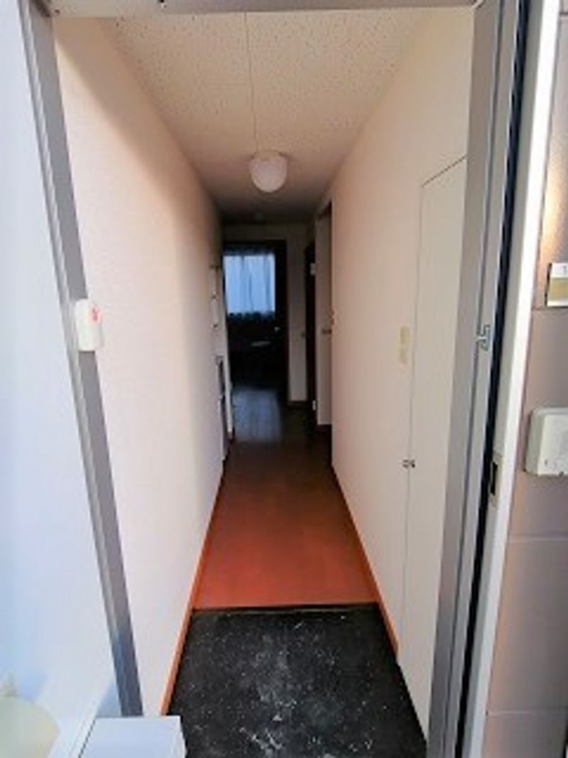 レオパレスヴィラ剣 玄関