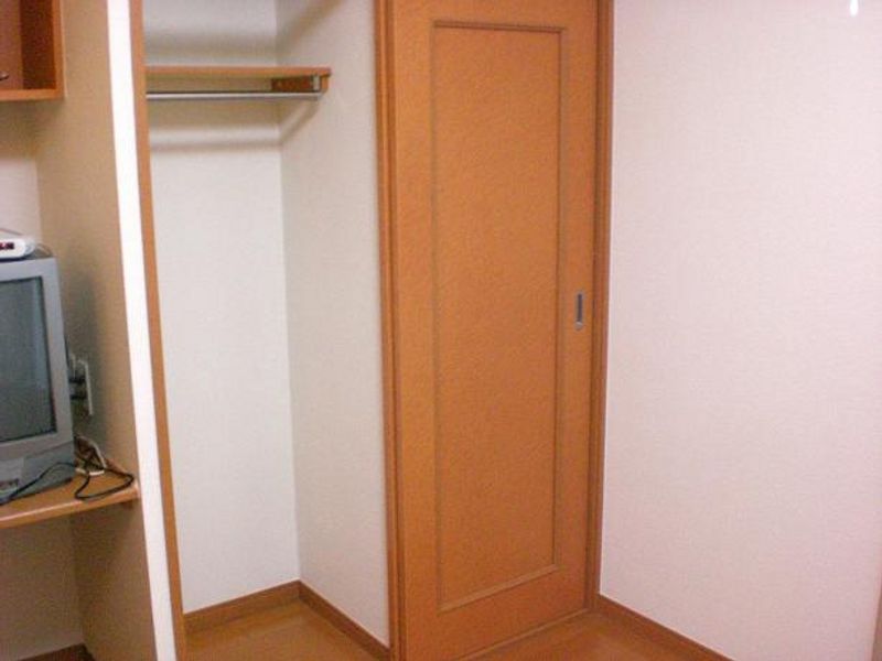 レオパレス錦 収納