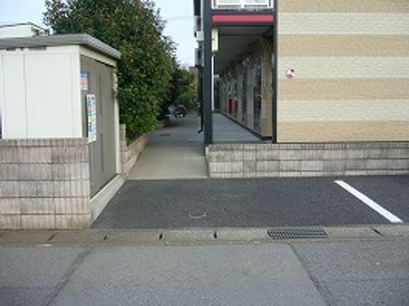 レオパレスアネックス白鷺 エントランス