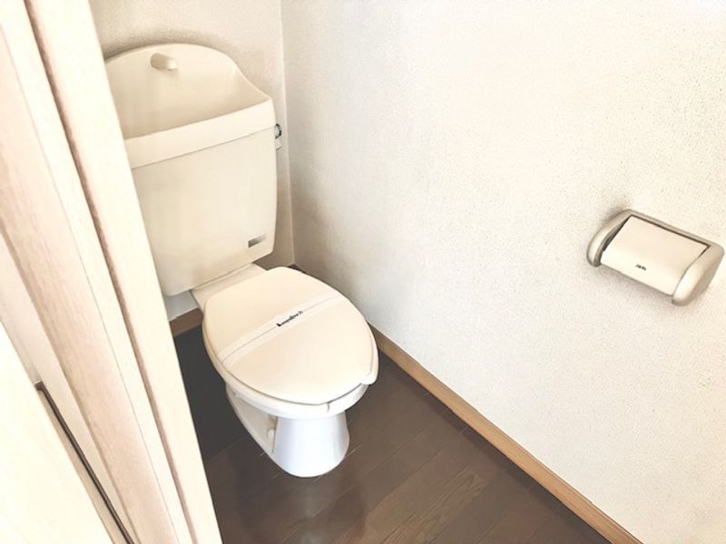 レオパレスリヴェール国母 トイレ