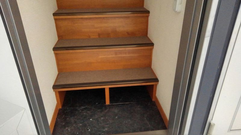レオパレスアーカンジェル 玄関