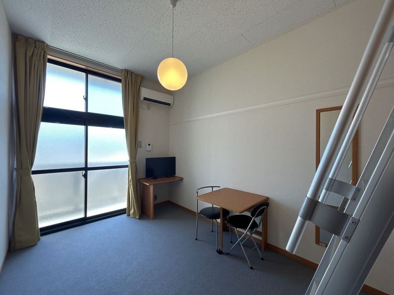 レオパレスＬａ　Ｖｉｔａ　Ｋ４ 居間