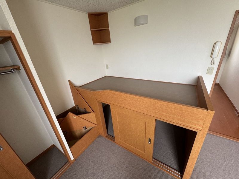レオパレス四郎丸 居間