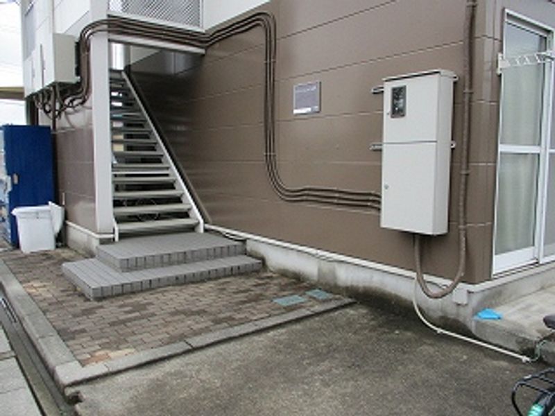 レオパレスアラモード エントランス