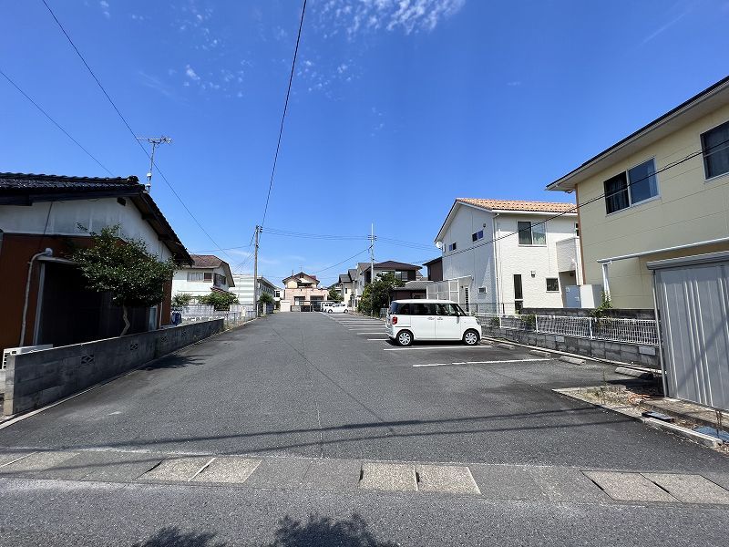 レオパレス住吉 駐車場