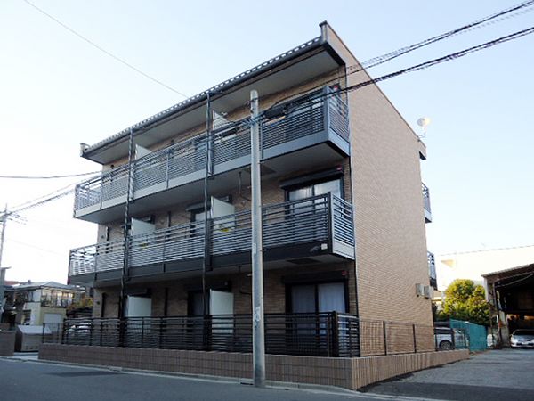 LEONEXT Naka Aoki exterior