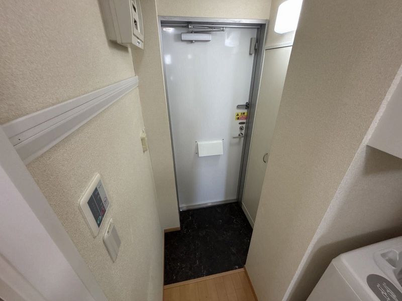 レオパレスハッピーブリッジ 玄関