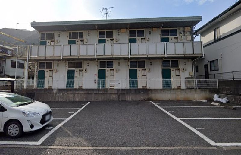 レオパレス柳原 駐車場