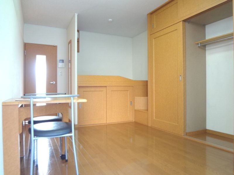 レオパレス神山 居間