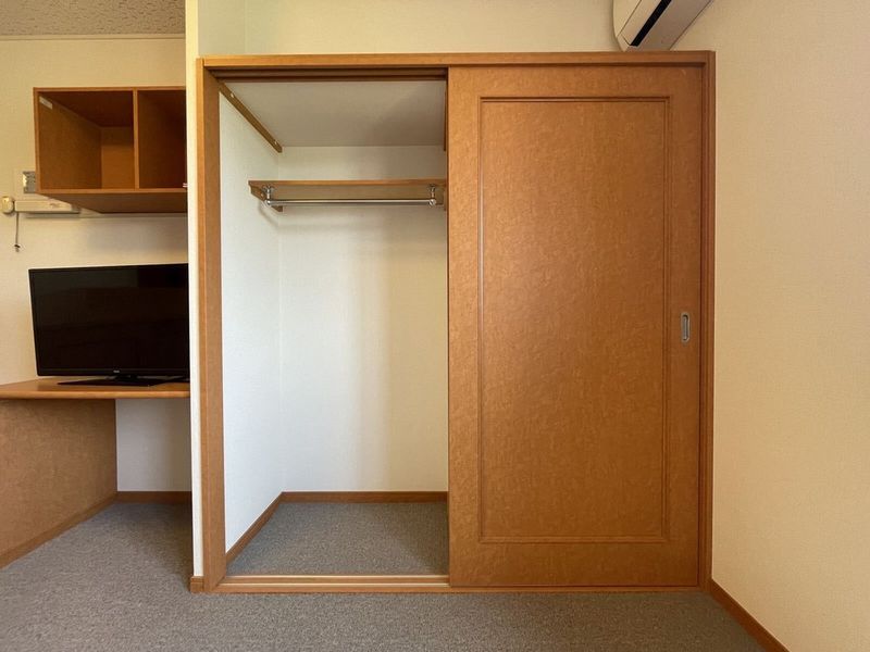 レオパレスＳ　ＣＯＵＲＴ 収納