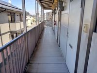 レオパレス方地西 玄関