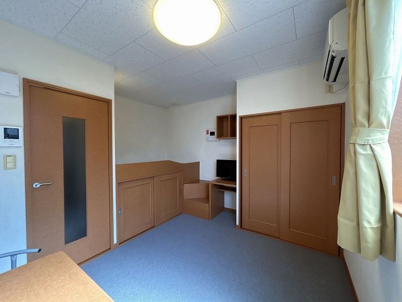 レオパレスパステロ 居間