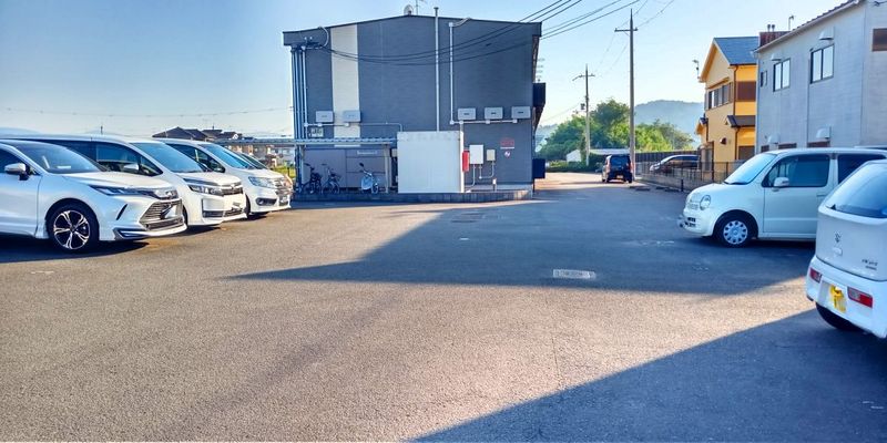 レオパレス岩出上野 駐車場