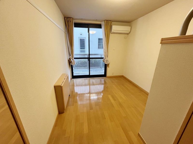 レオパレス松山保免 居間